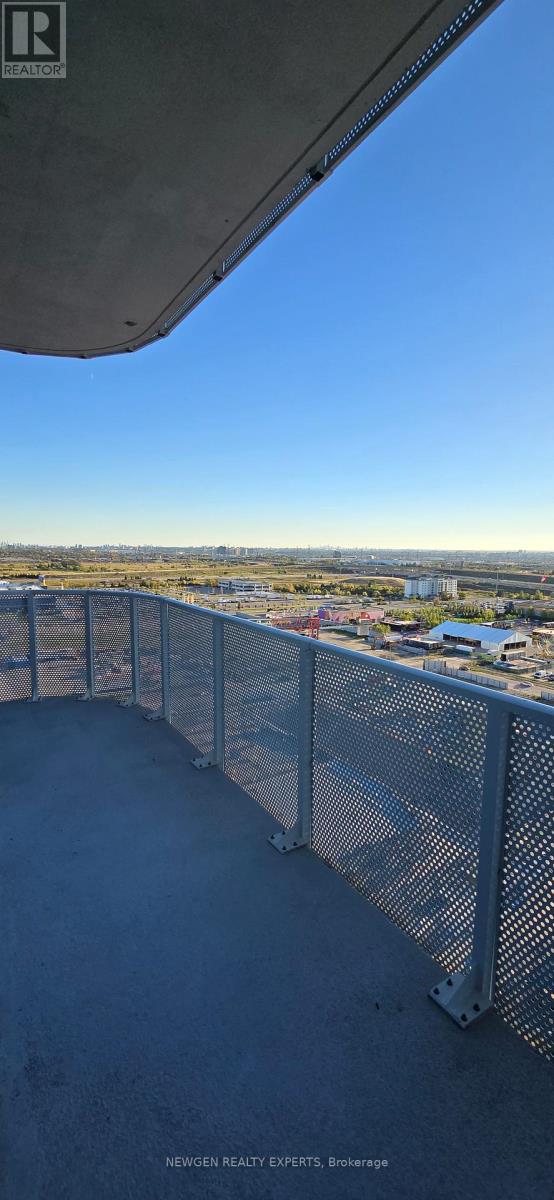 1915 - 28 Interchange Way, Vaughan, Ontario  L4K 0P8 - Photo 3 - N12435191