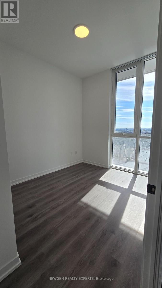 1915 - 28 Interchange Way, Vaughan, Ontario  L4K 0P8 - Photo 6 - N12435191