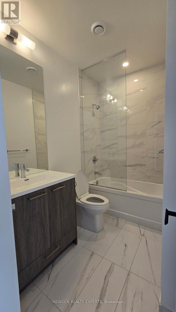 1915 - 28 Interchange Way, Vaughan, Ontario  L4K 0P8 - Photo 8 - N12435191