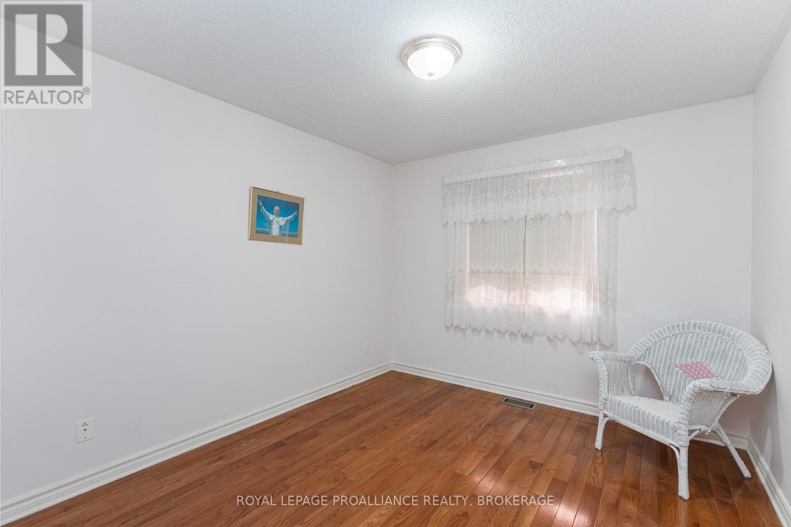 377 Briarwood Drive, Kingston, Ontario  K7M 7V2 - Photo 27 - X12435266