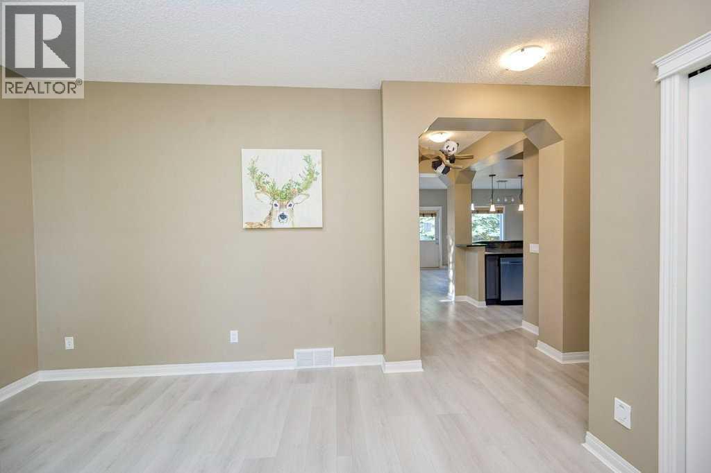 34 Aspen Stone Mews Sw, Calgary, Alberta  T3H 5Z1 - Photo 3 - A2249130