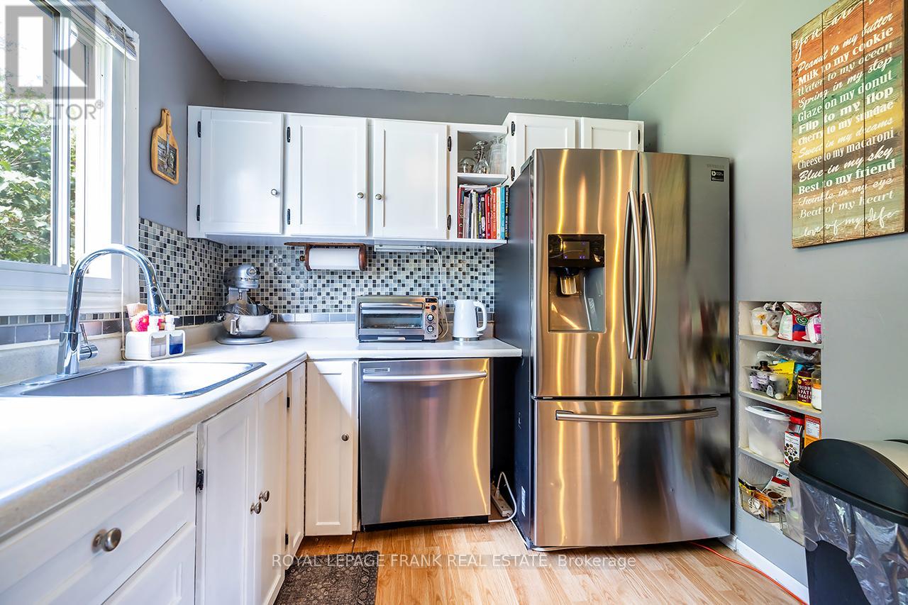16 Shelley Drive, Kawartha Lakes, Ontario  K0M 2C0 - Photo 14 - X12435314