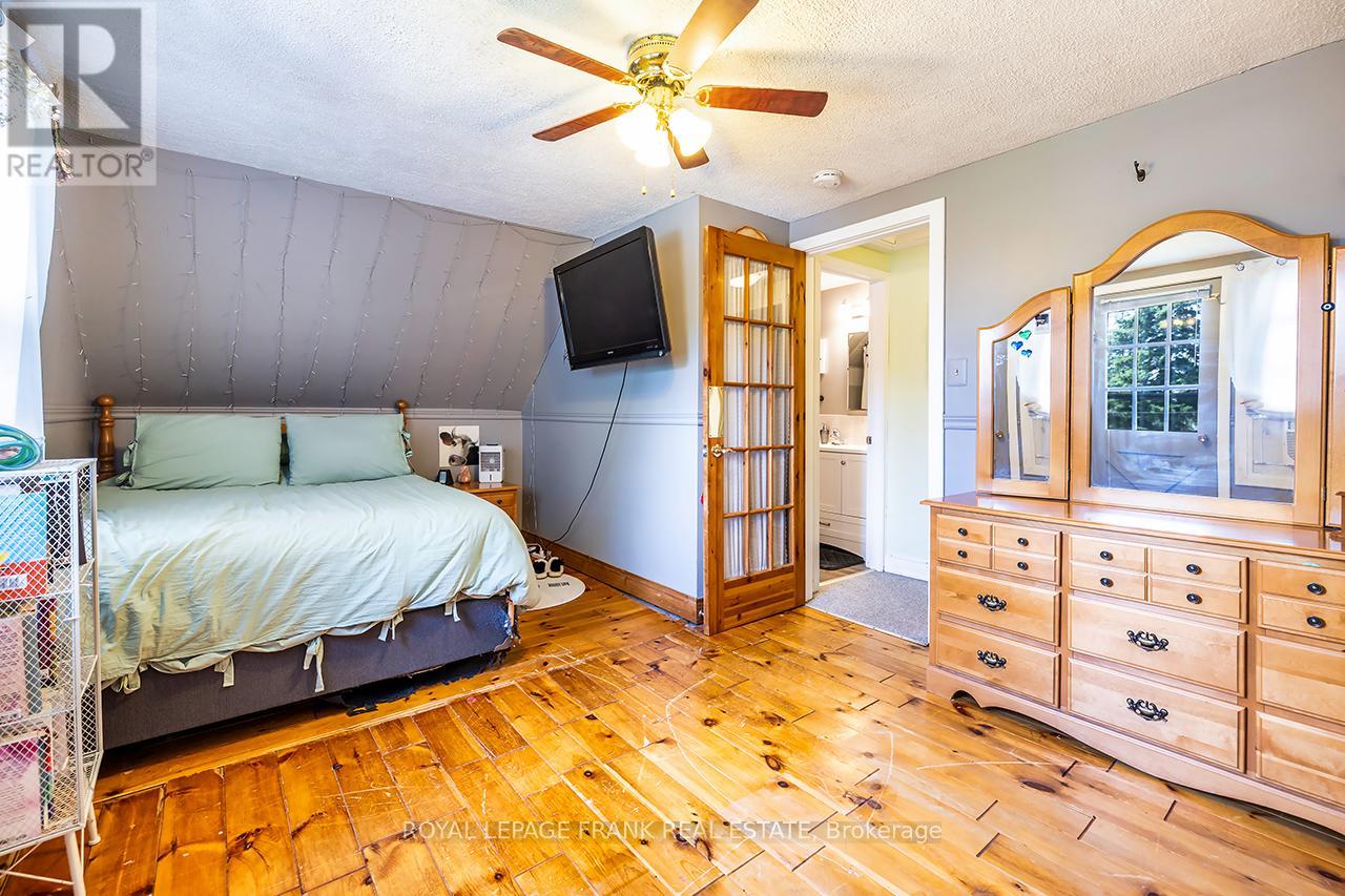 16 Shelley Drive, Kawartha Lakes, Ontario  K0M 2C0 - Photo 24 - X12435314