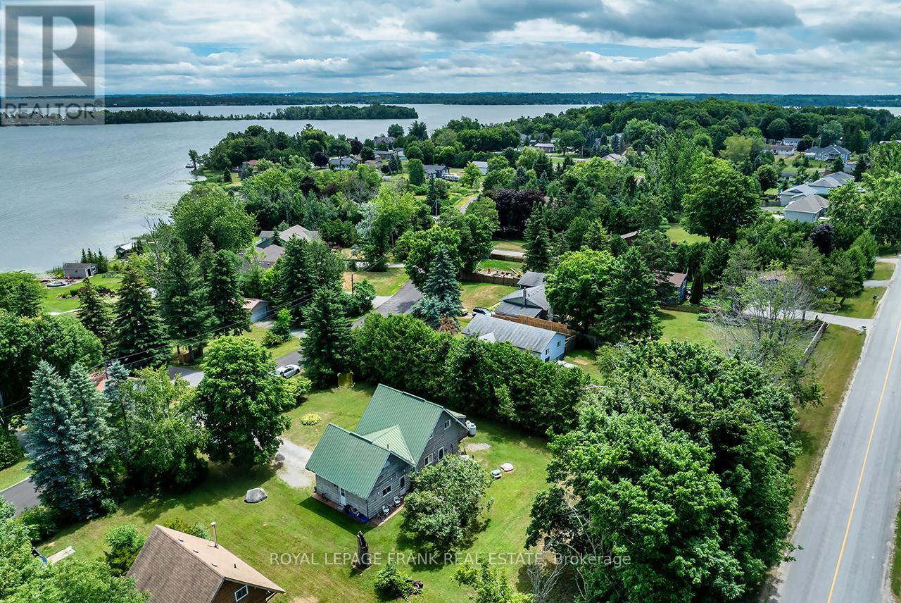 16 Shelley Drive, Kawartha Lakes, Ontario  K0M 2C0 - Photo 5 - X12435314