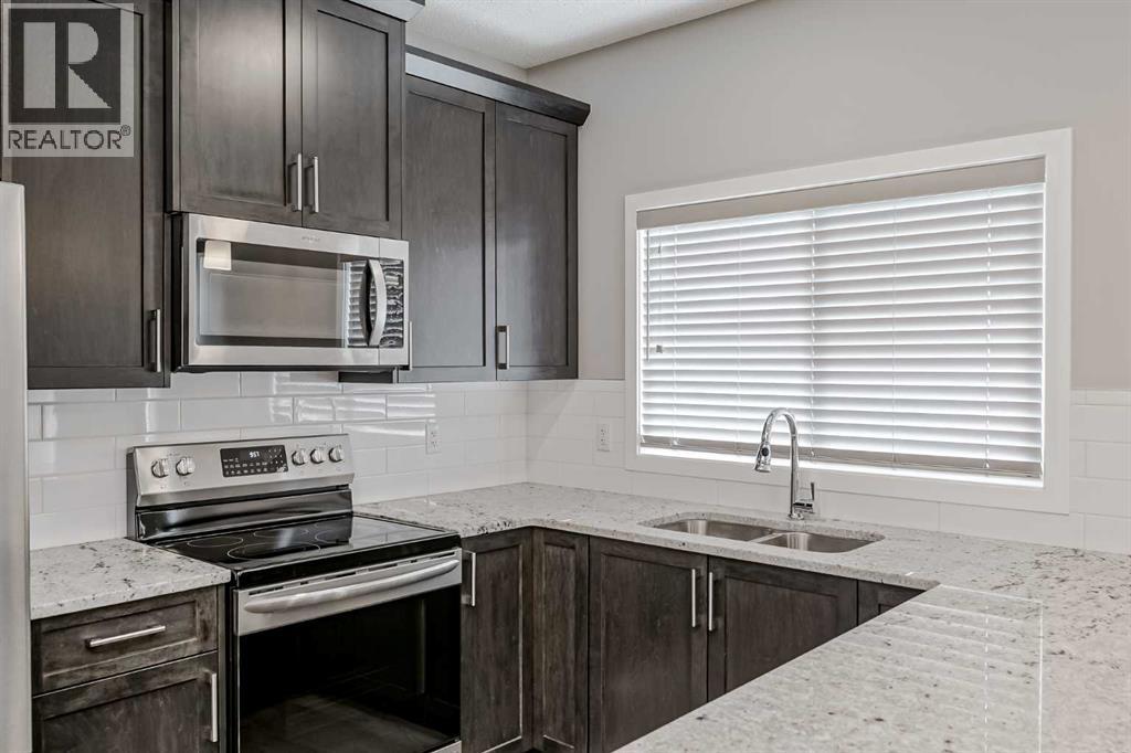 170 Carringvue Park Nw, Calgary, Alberta  T3P 1L1 - Photo 4 - A2259521