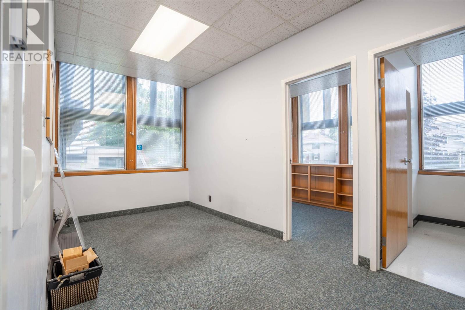 955 Queen St E # 100, Sault Ste. Marie, Ontario  P6A 2C3 - Photo 3 - SM252821