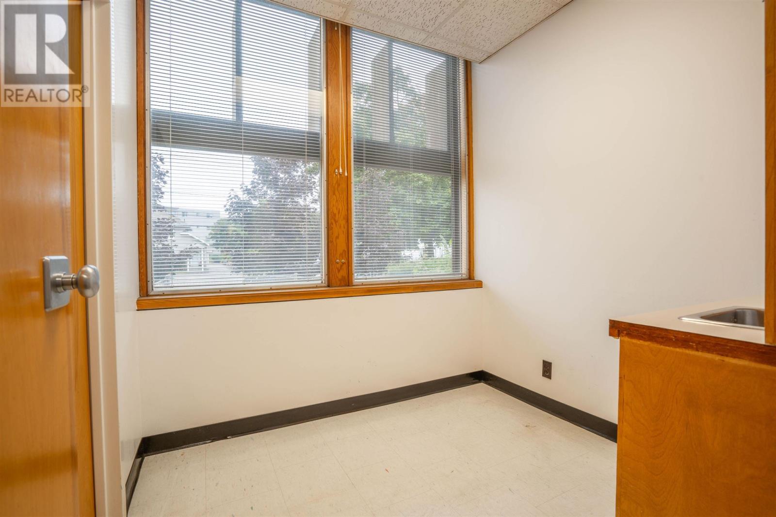 955 Queen St E # 100, Sault Ste. Marie, Ontario  P6A 2C3 - Photo 8 - SM252821
