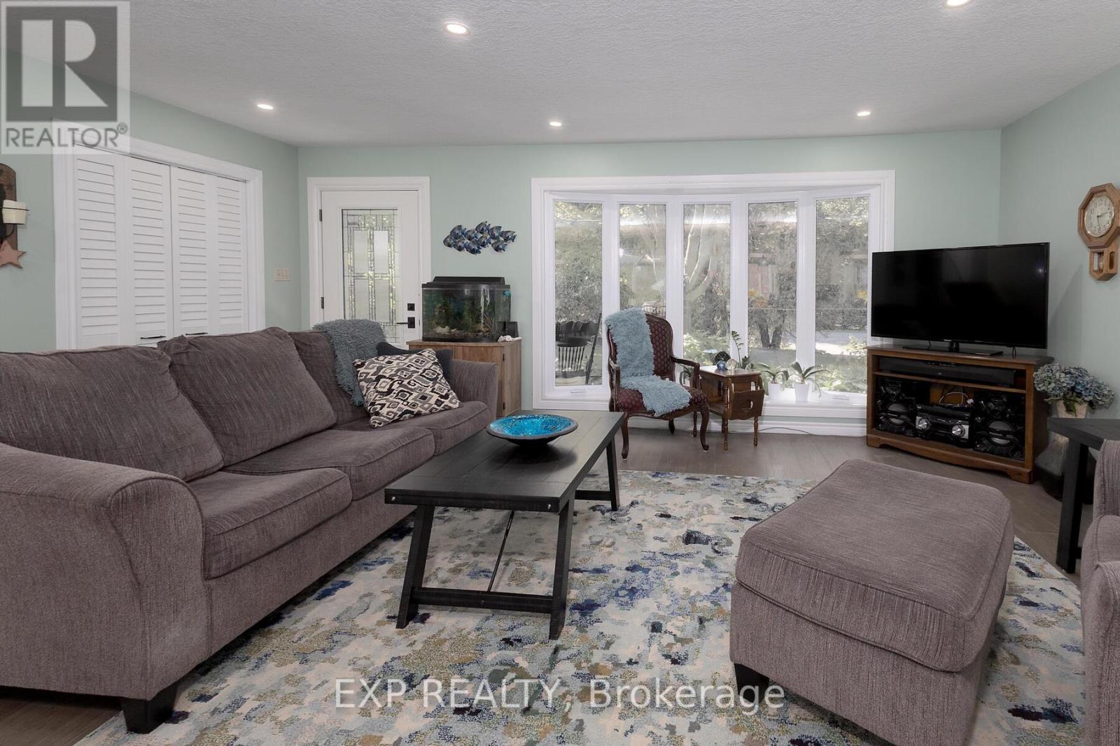 5558 Cobble Hill Road, Zorra, Ontario  N0M 2M0 - Photo 11 - X12435311