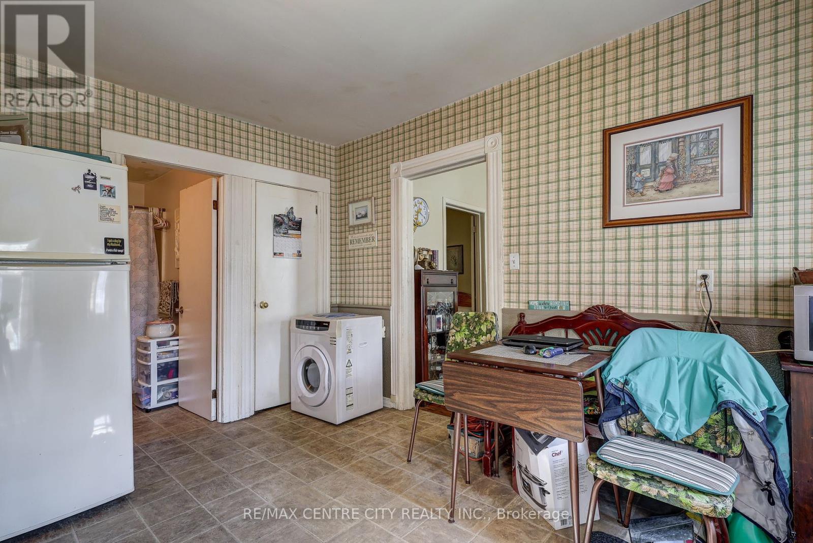 16 Woodworth Avenue, St. Thomas, Ontario  N5P 3J4 - Photo 21 - X12435332
