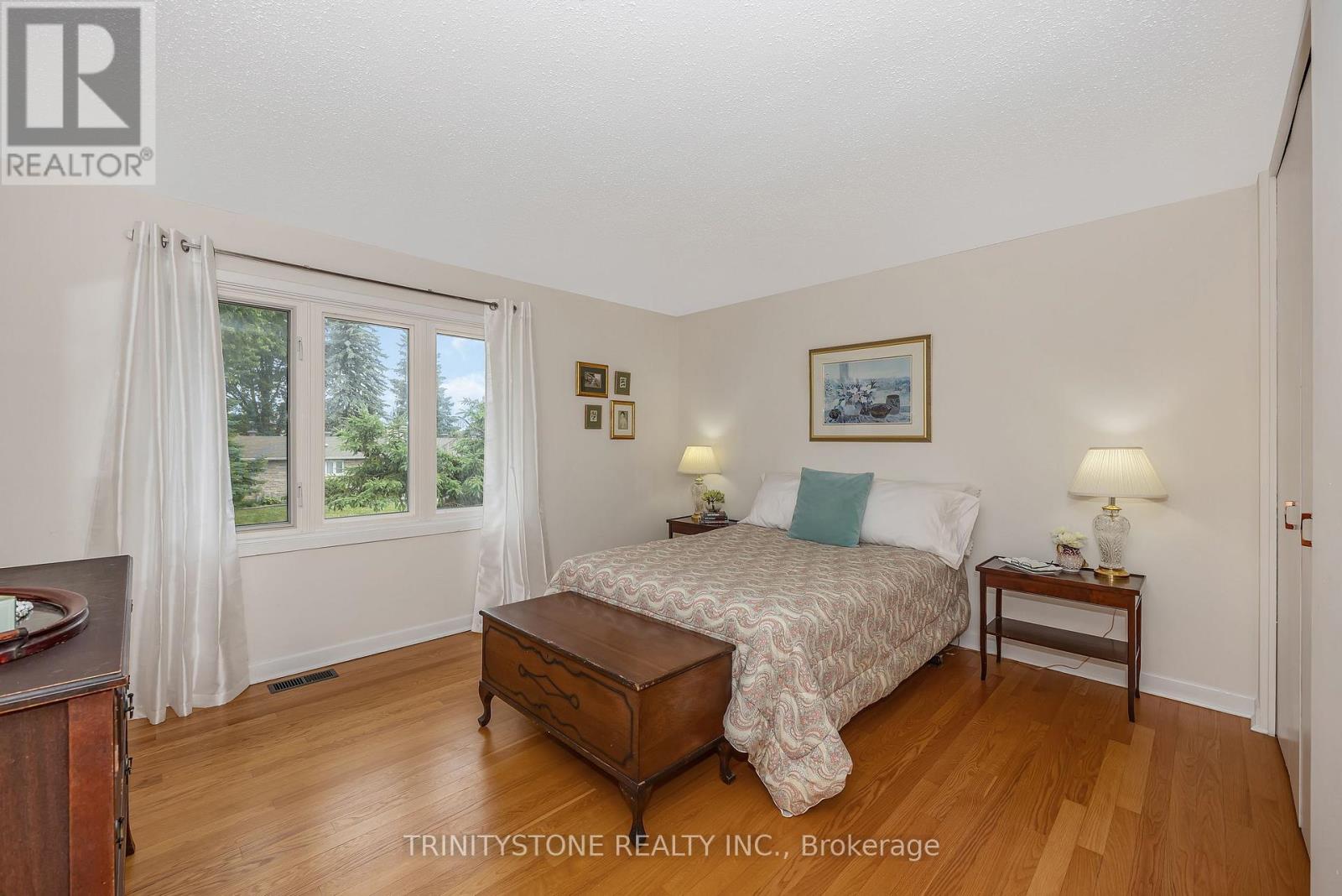 7 Pulford Crescent, Ottawa, Ontario  K2B 6L6 - Photo 18 - X12435294