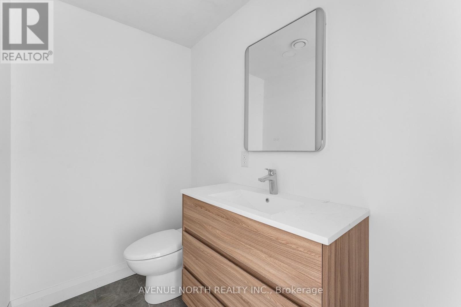 204 - 368 Tweedsmuir Avenue, Ottawa, Ontario  K1Z 5N4 - Photo 3 - X12435299