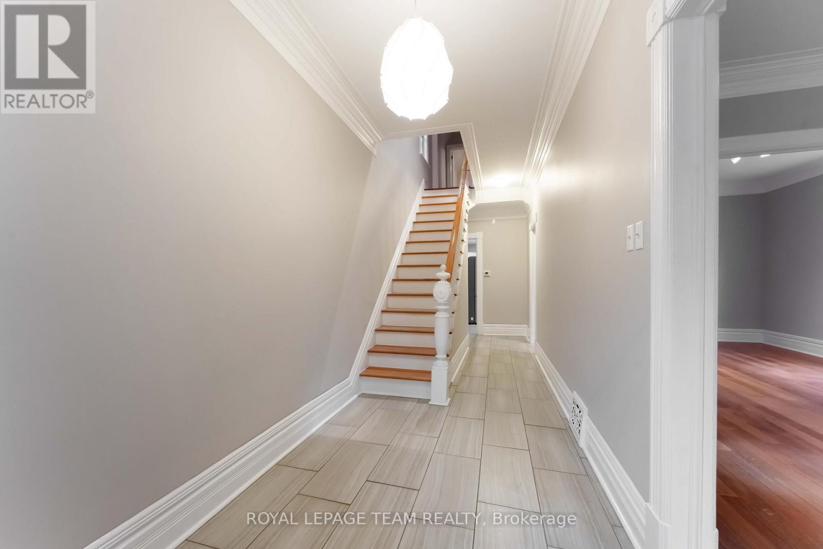205 Pretoria Avenue, Ottawa, Ontario  K1S 1X1 - Photo 7 - X12435308