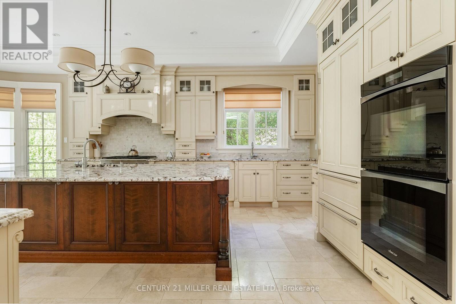 2039 Ardleigh Road, Oakville, Ontario  L6J 1V6 - Photo 13 - W12435175