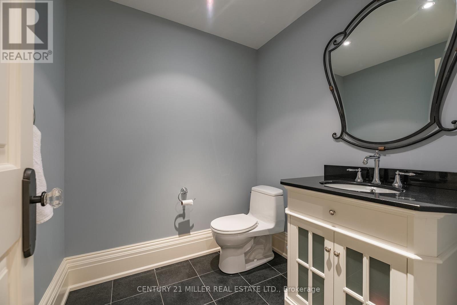 2039 Ardleigh Road, Oakville, Ontario  L6J 1V6 - Photo 38 - W12435175