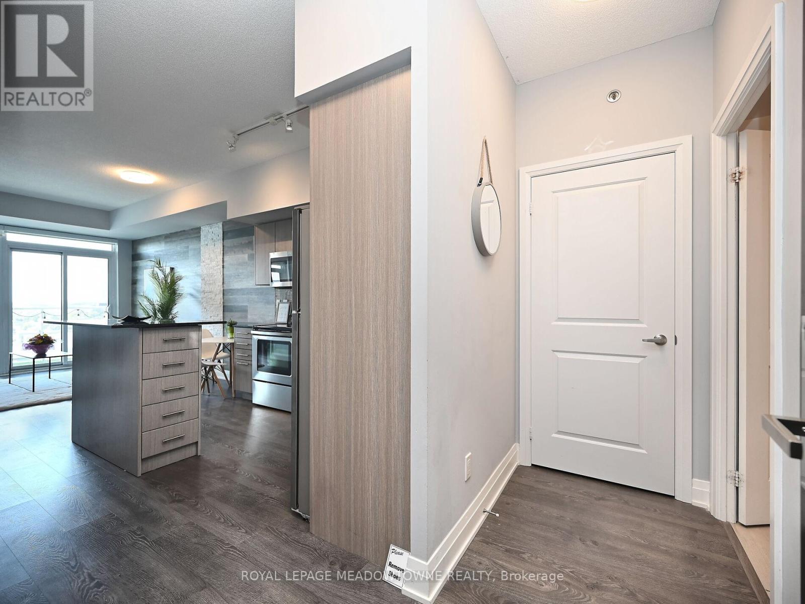 1210 - 55 Speers Road, Oakville, Ontario  L6K 0H9 - Photo 4 - W12435196