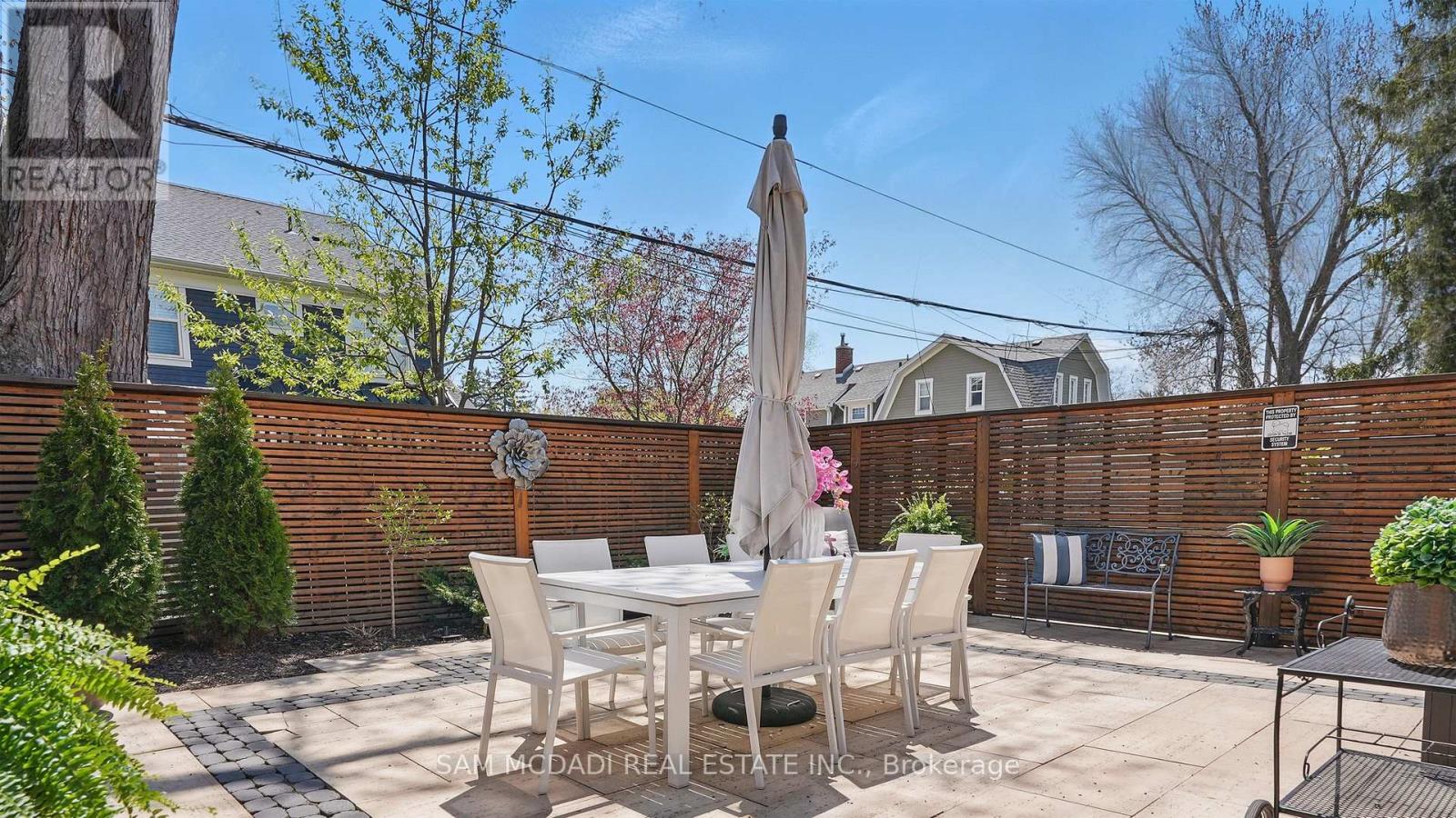 7b Iroquois Avenue, Mississauga, Ontario  L5G 1M7 - Photo 20 - W12435198