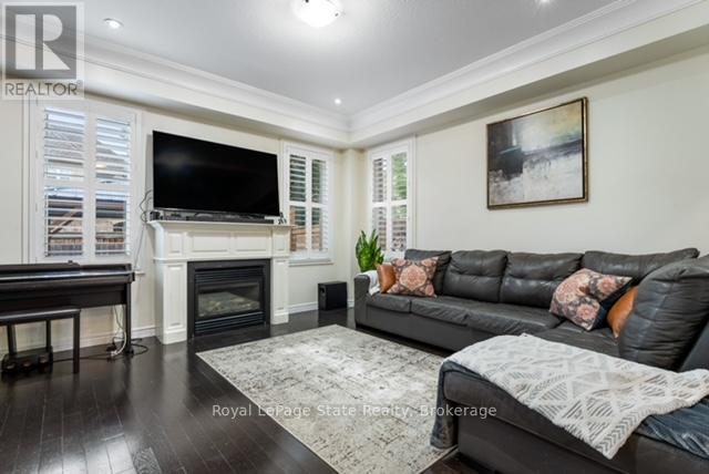 59 Galileo Drive, Hamilton (Lakeshore), Ontario  L8E 0H1 - Photo 11 - X12435286