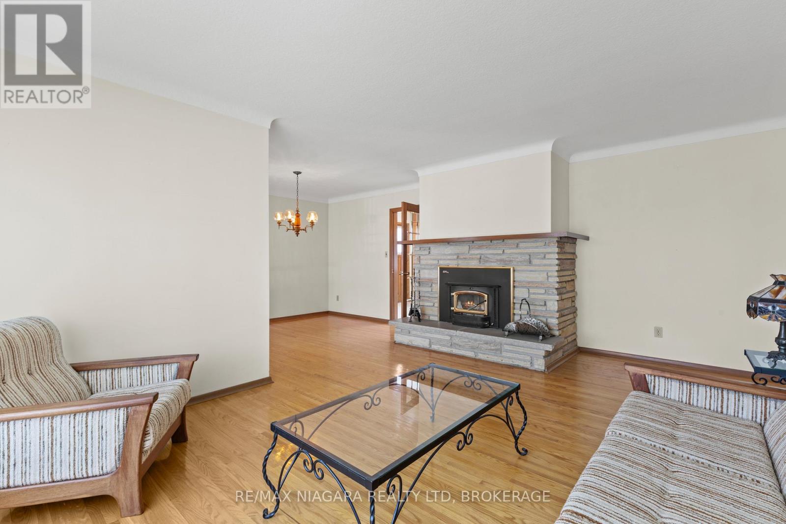 6628 Argyll Crescent, Niagara Falls (Arad/fallsview), Ontario  L2G 5E7 - Photo 11 - X12435324