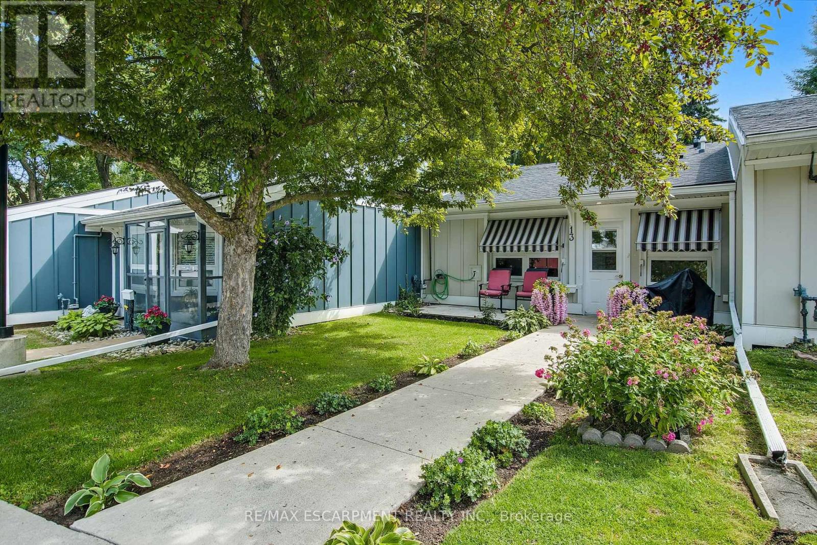 13 Sister Varga Terrace, Hamilton (Kennedy), Ontario  L9B 1T8 - Photo 2 - X12435166