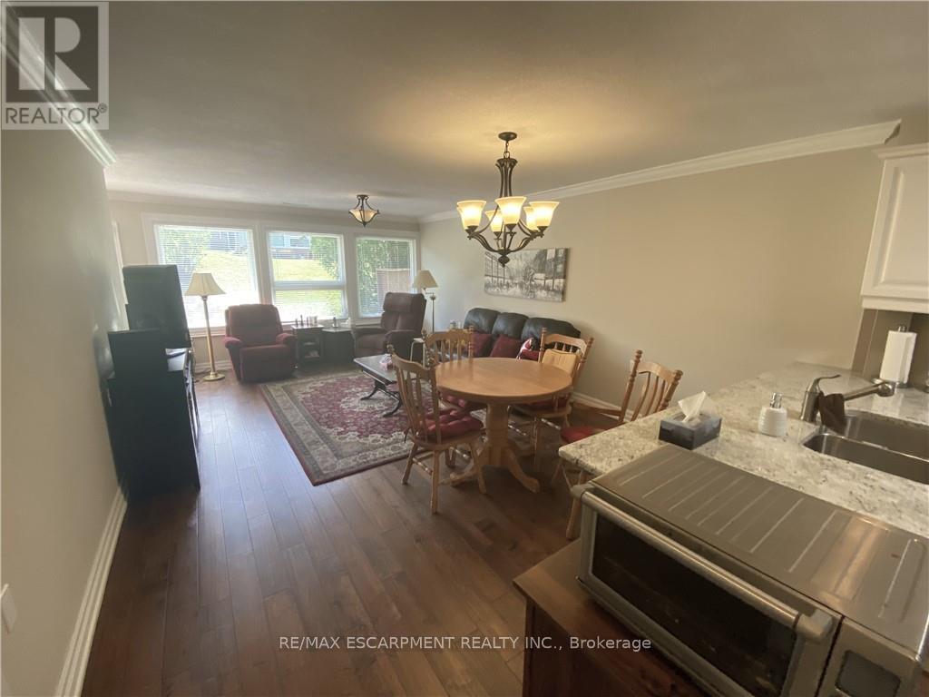 36 Mckenna Court, Hamilton, Ontario  L9B 1T8 - Photo 4 - X12435197