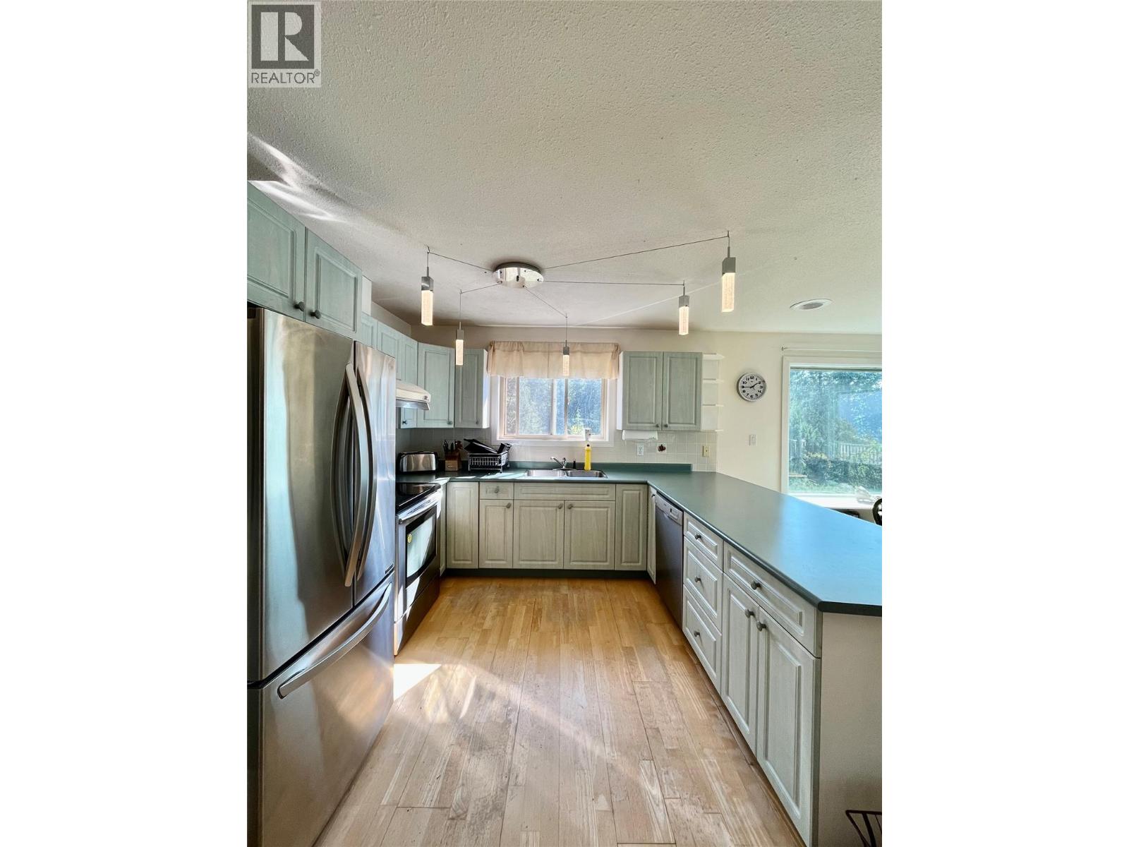 455 Crescent Bay Road, Nakusp, British Columbia  V0G 1R1 - Photo 7 - 10364424