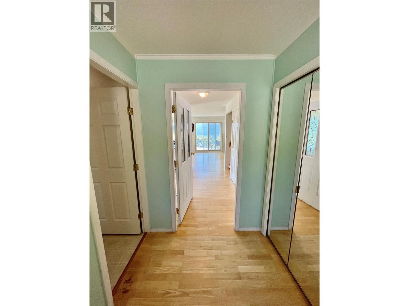 455 Crescent Bay Road, Nakusp, British Columbia  V0G 1R1 - Photo 6 - 10364424