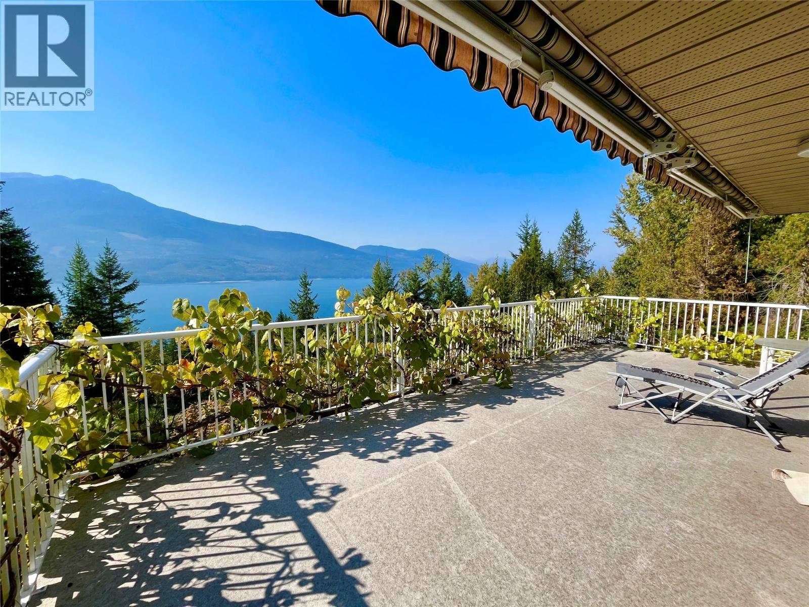 455 Crescent Bay Road, Nakusp, British Columbia  V0G 1R1 - Photo 19 - 10364424