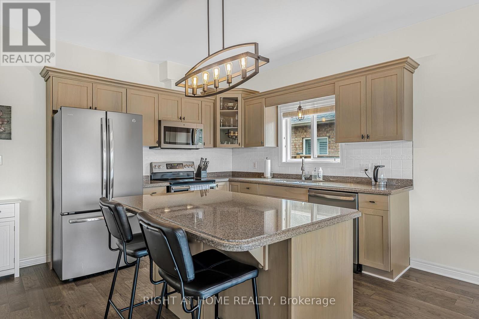 80 Loretta Drive, Niagara-On-The-Lake, Ontario  L0S 1T0 - Photo 14 - X12435207