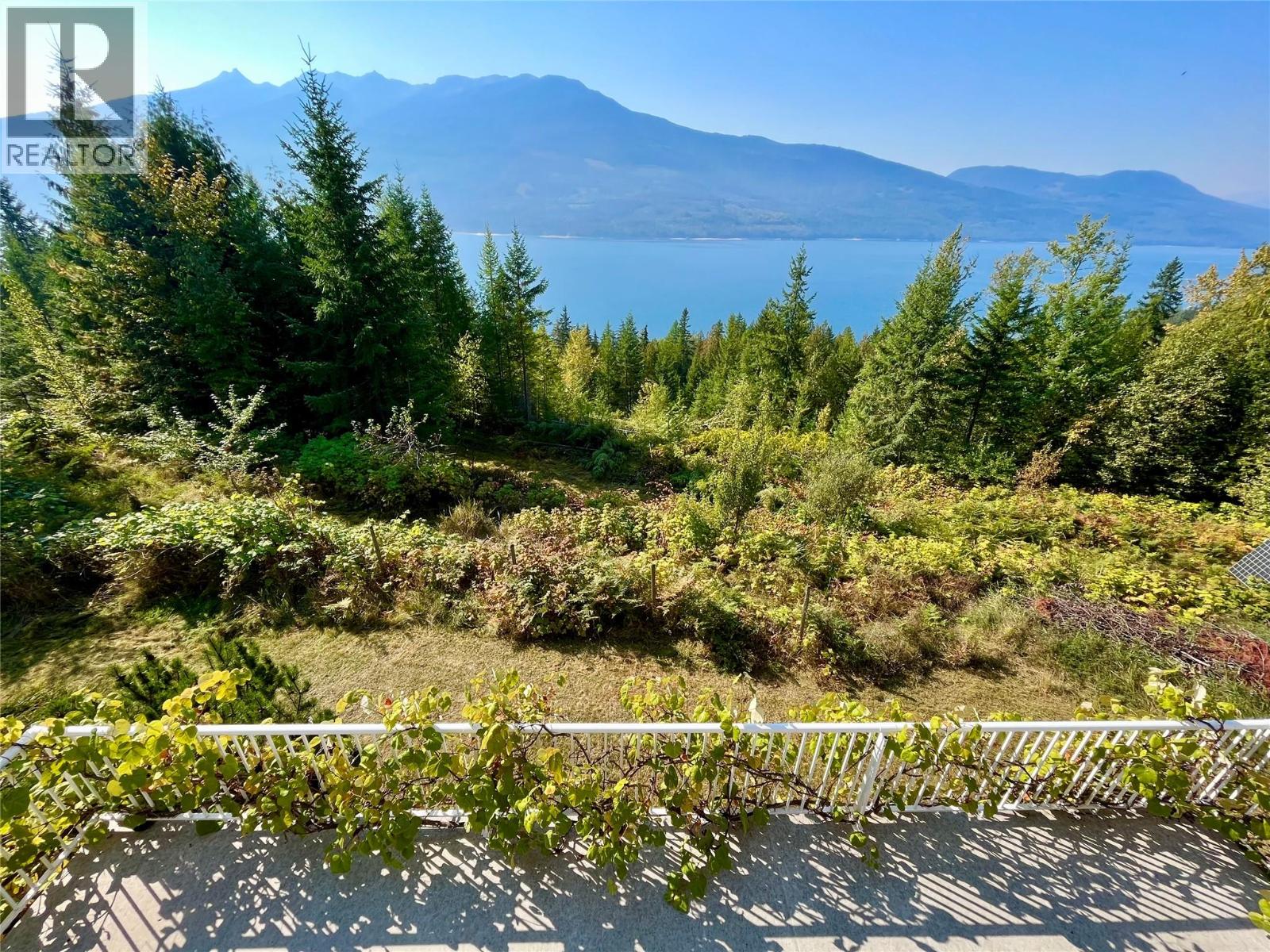 455 Crescent Bay Road, Nakusp, British Columbia  V0G 1R1 - Photo 16 - 10364424