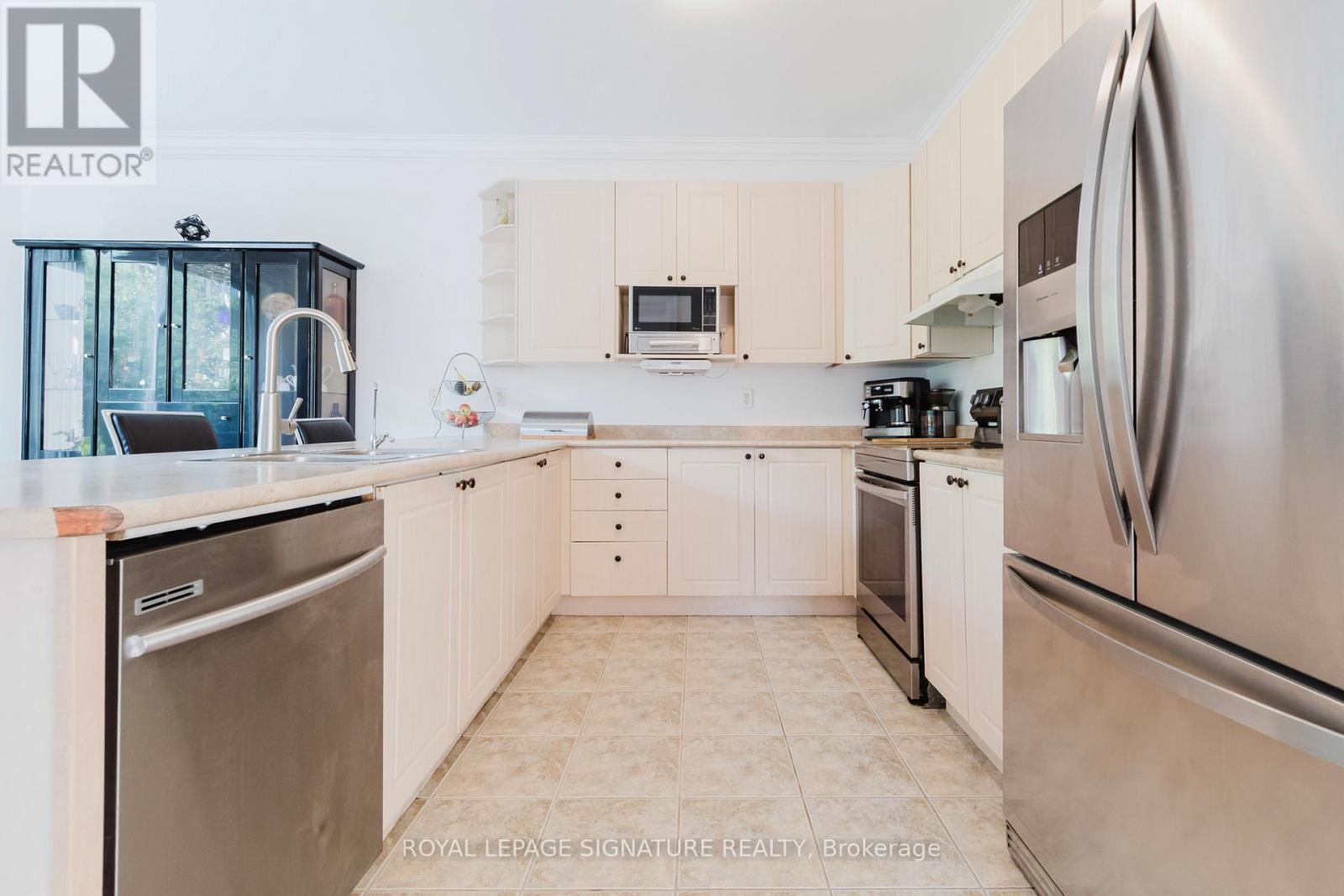 49 Carnoustie Crescent, Richmond Hill, Ontario  L4E 0A2 - Photo 11 - N12433246