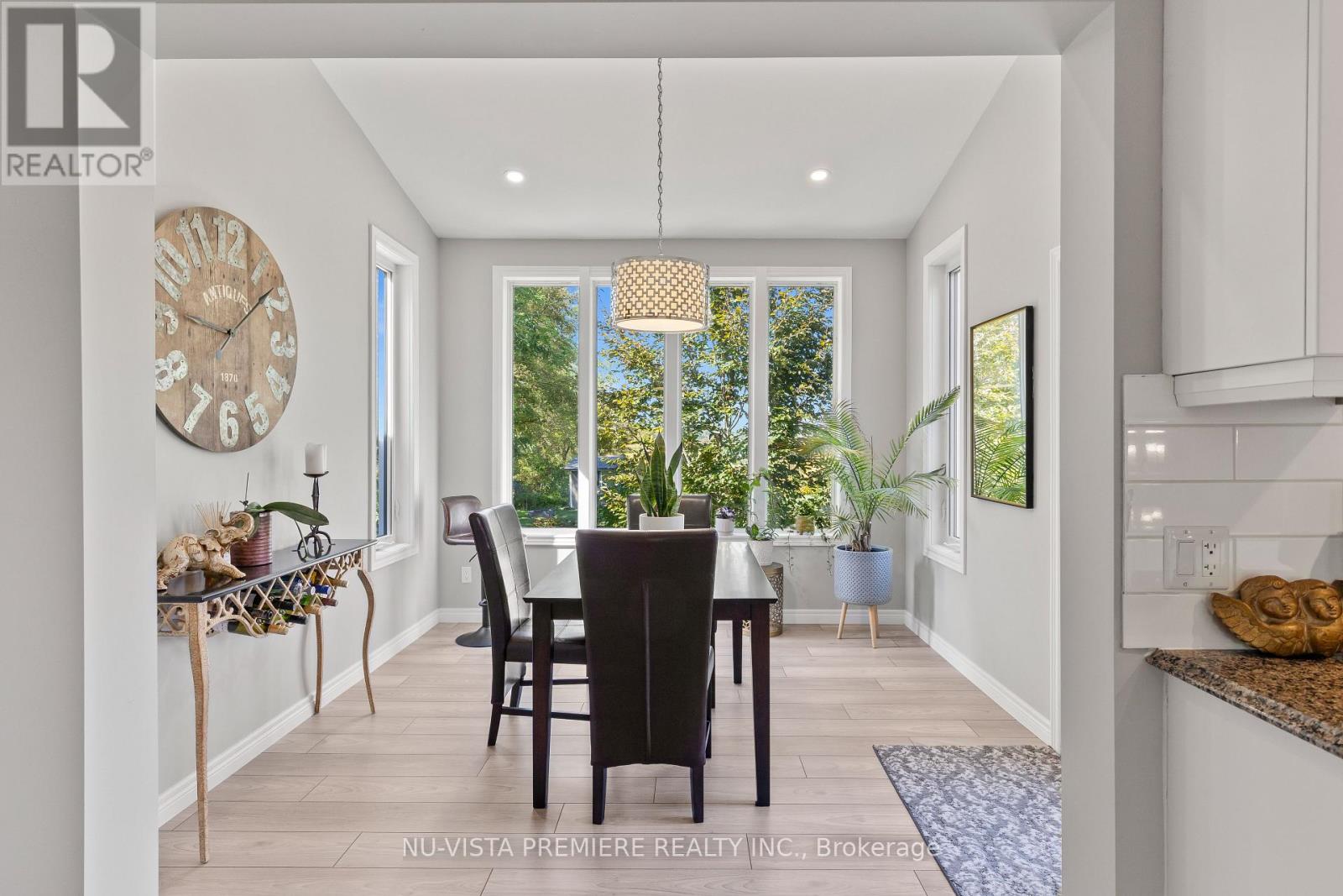 Photo 14 of 39 for 22534 Queens Line