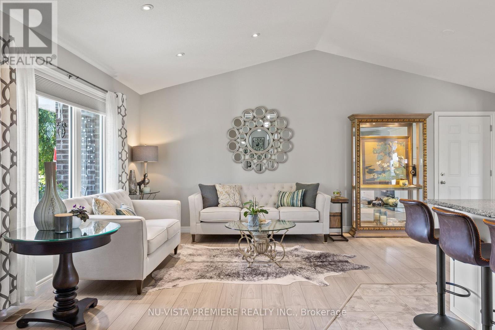 Photo 7 of 39 for 22534 Queens Line