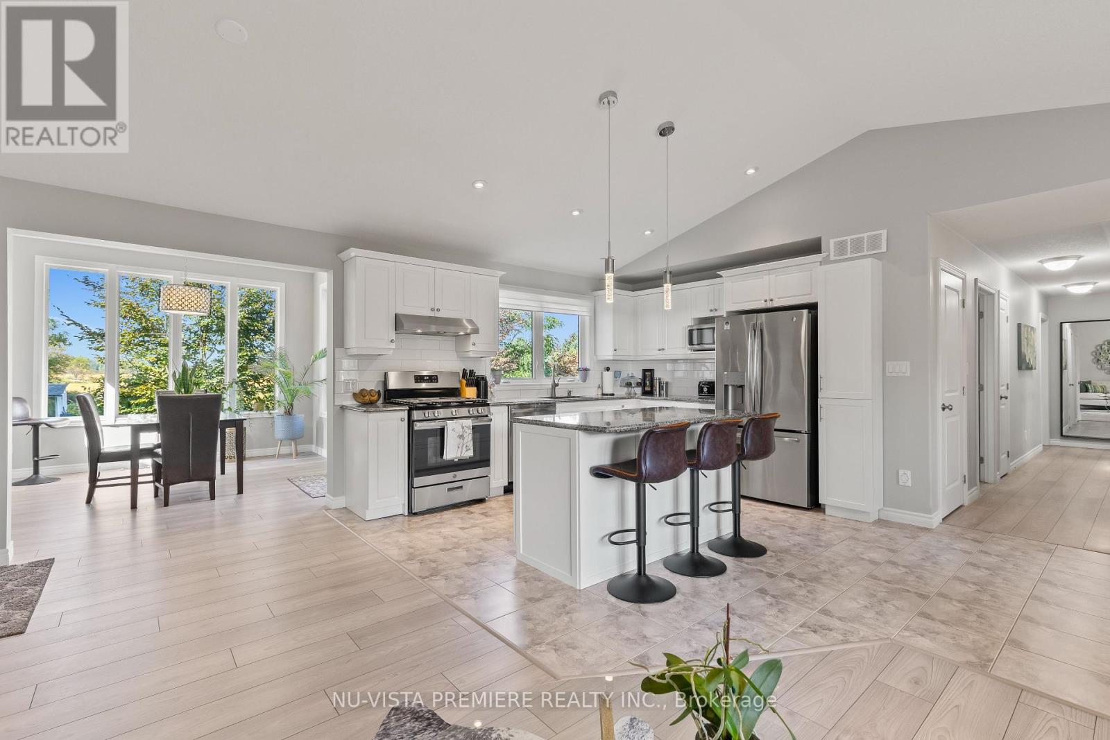 Photo 9 of 39 for 22534 Queens Line