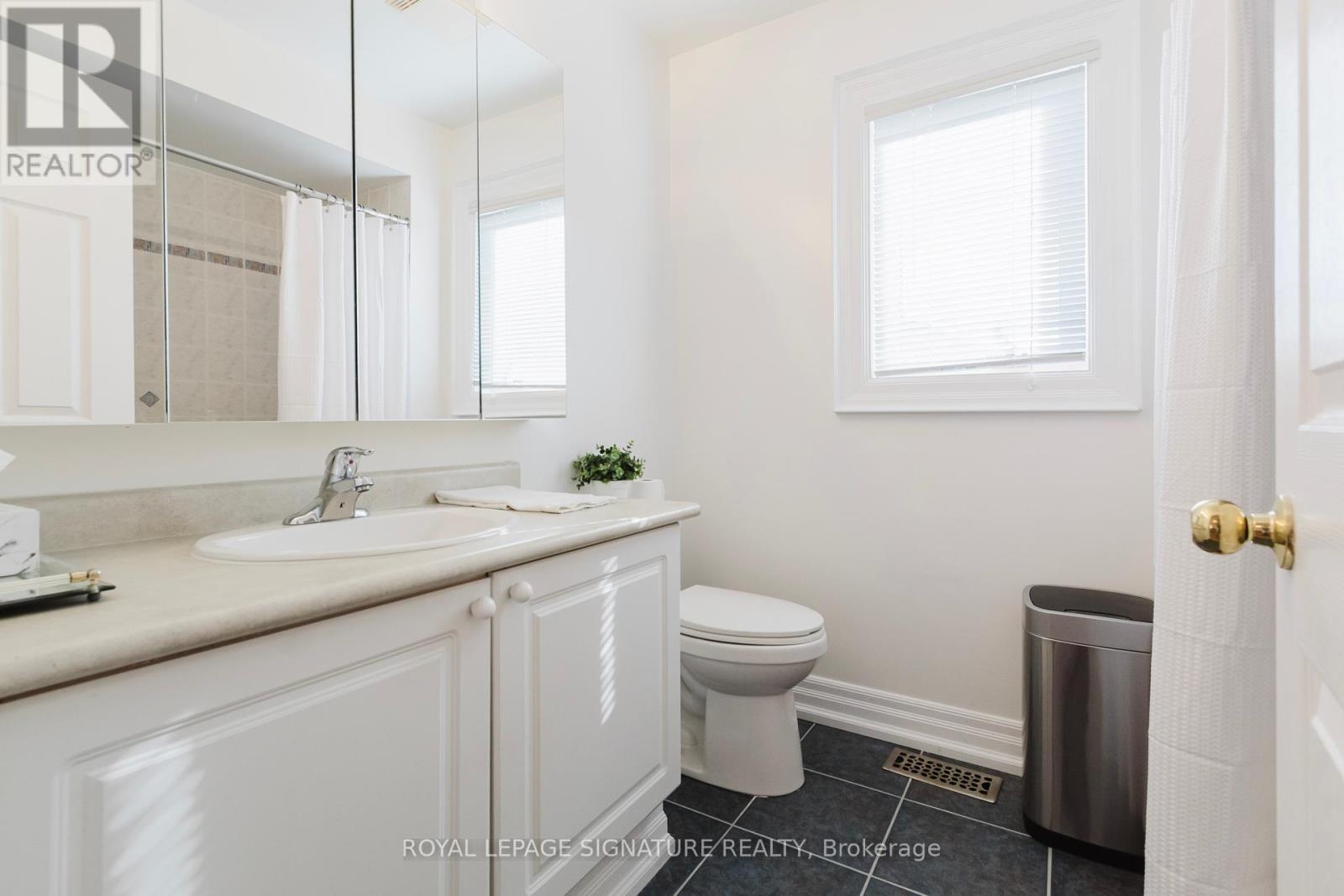 49 Carnoustie Crescent, Richmond Hill, Ontario  L4E 0A2 - Photo 16 - N12433246