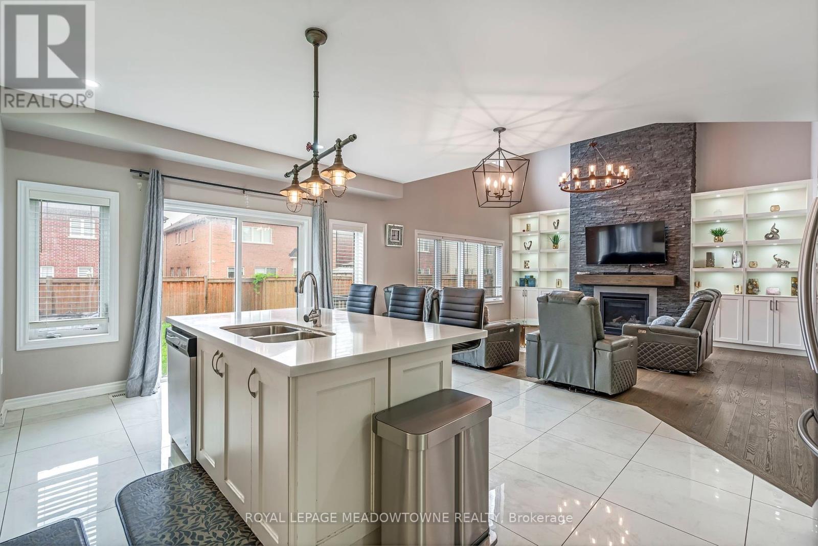 1029 Barton Way, Innisfil, Ontario  L9S 4R7 - Photo 19 - N12435054