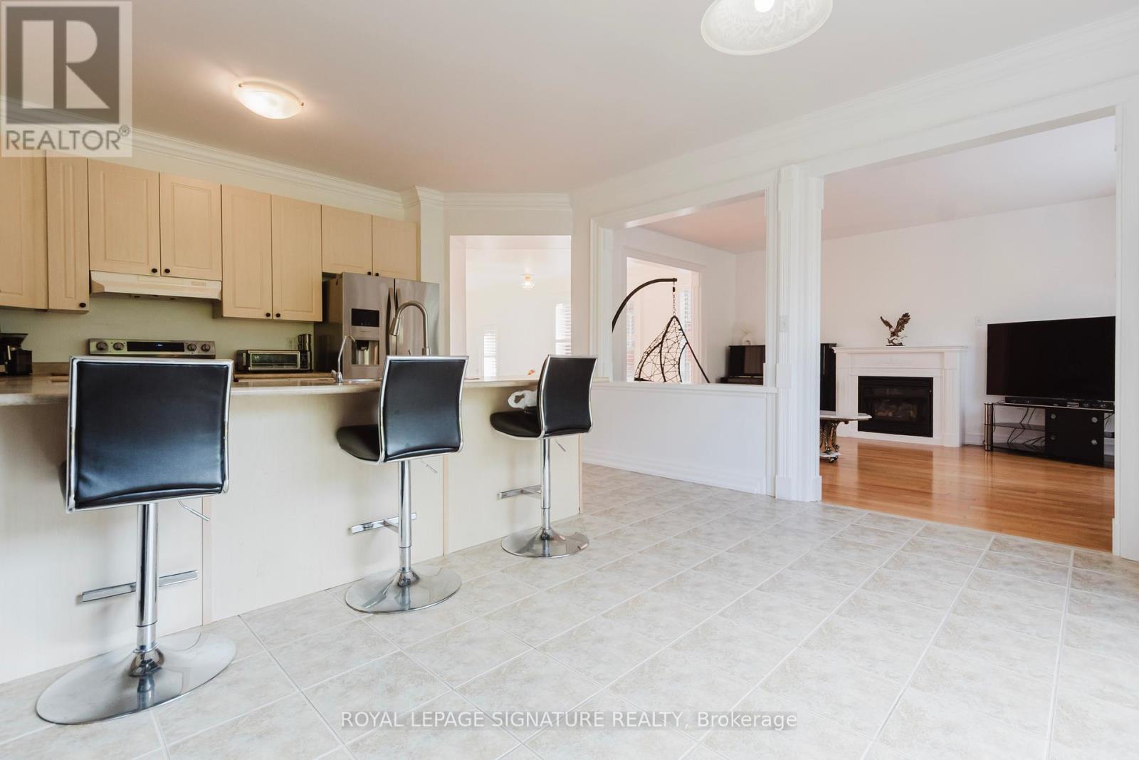 49 Carnoustie Crescent, Richmond Hill, Ontario  L4E 0A2 - Photo 8 - N12433246