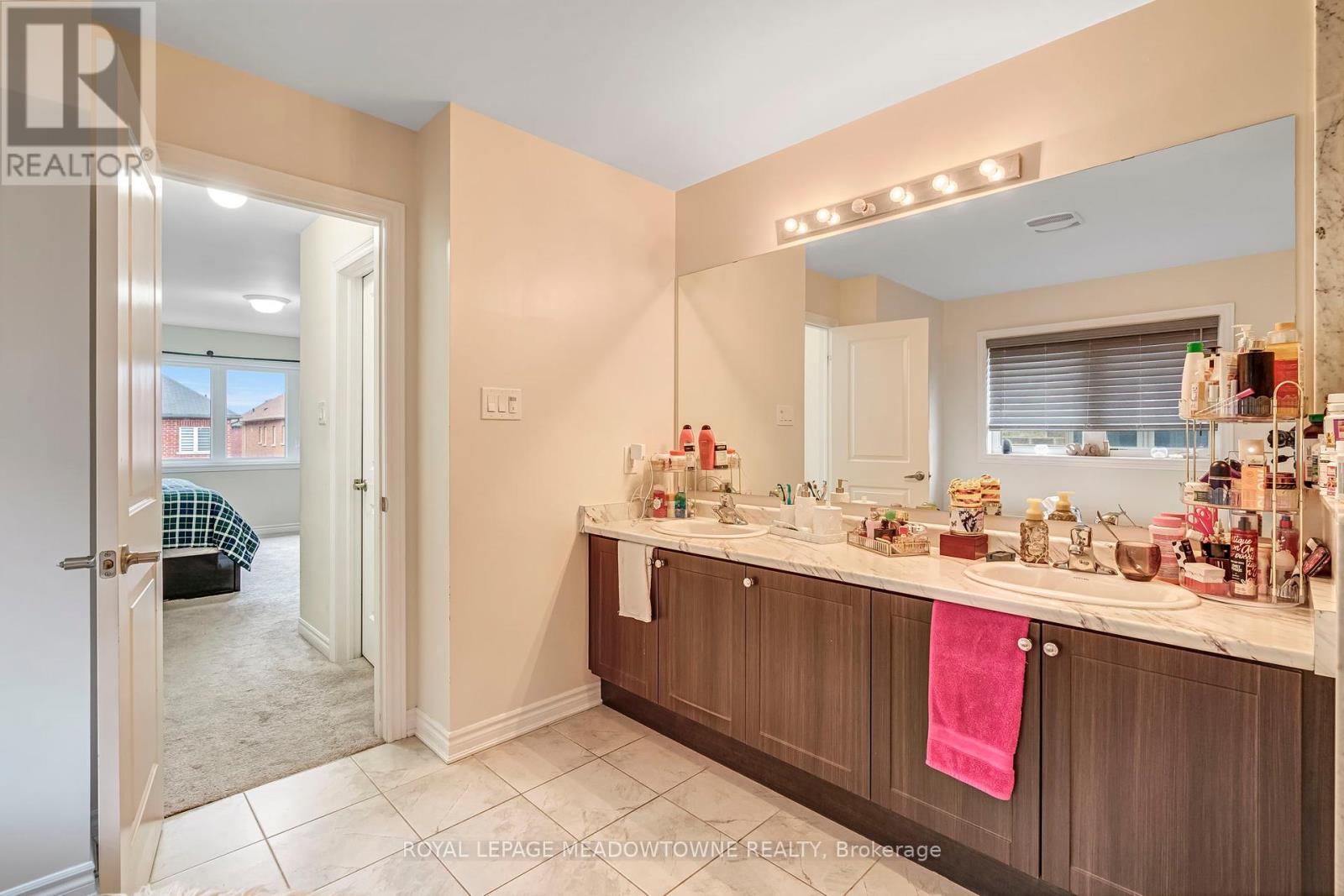 1029 Barton Way, Innisfil, Ontario  L9S 4R7 - Photo 28 - N12435054