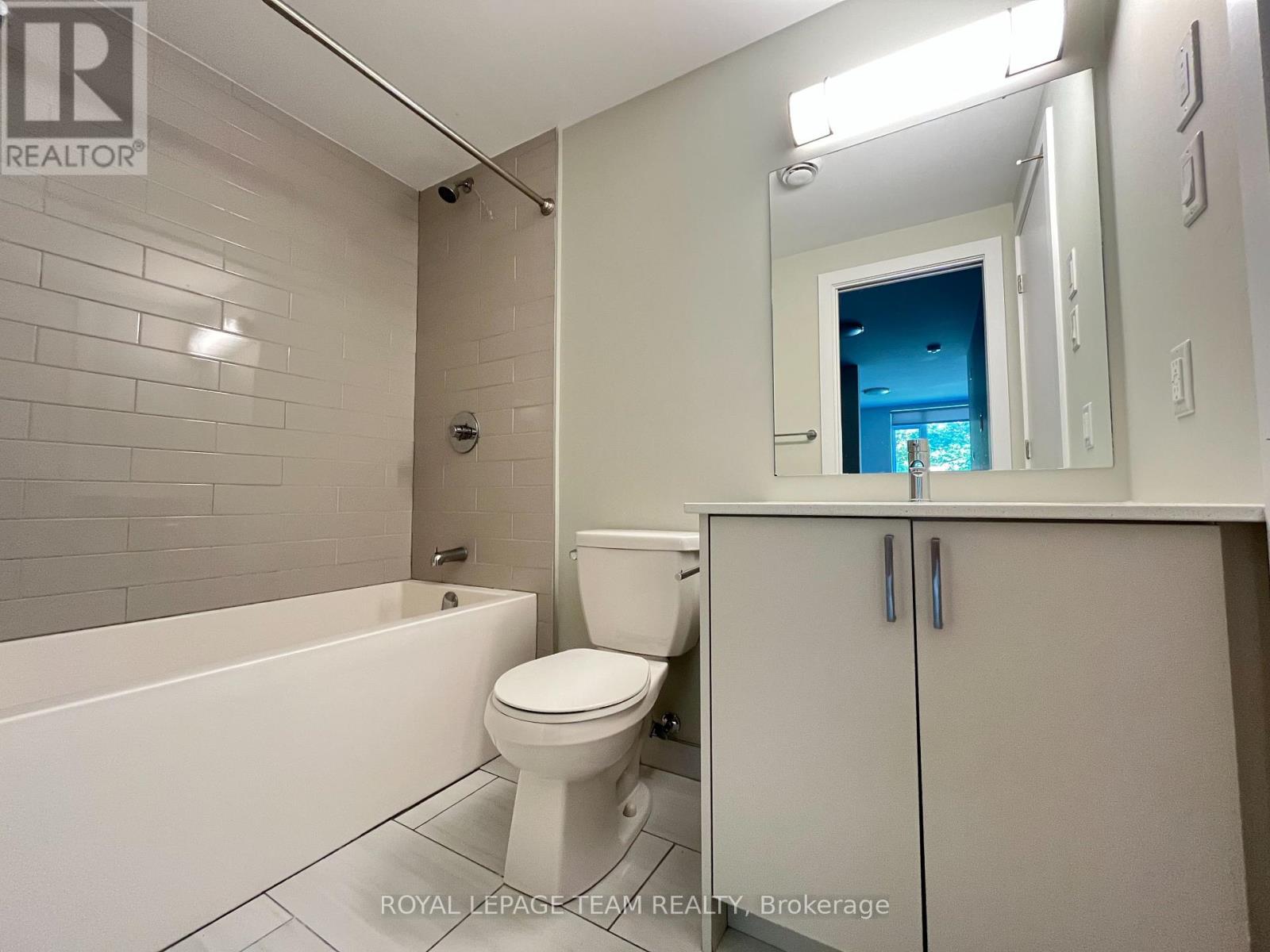 102 - 1295 Summerville Avenue, Ottawa, Ontario  K1Z 8G7 - Photo 8 - X12427498