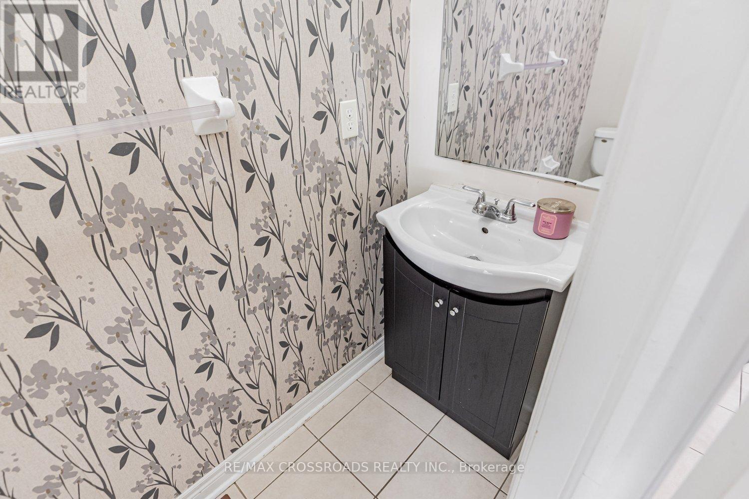 81 Lahore Crescent, Markham, Ontario  L3S 0A6 - Photo 12 - N12426650