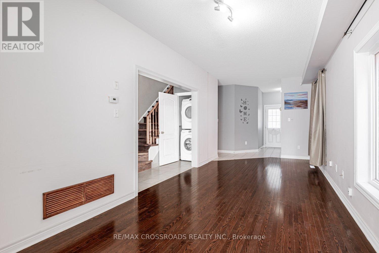 81 Lahore Crescent, Markham, Ontario  L3S 0A6 - Photo 3 - N12426650