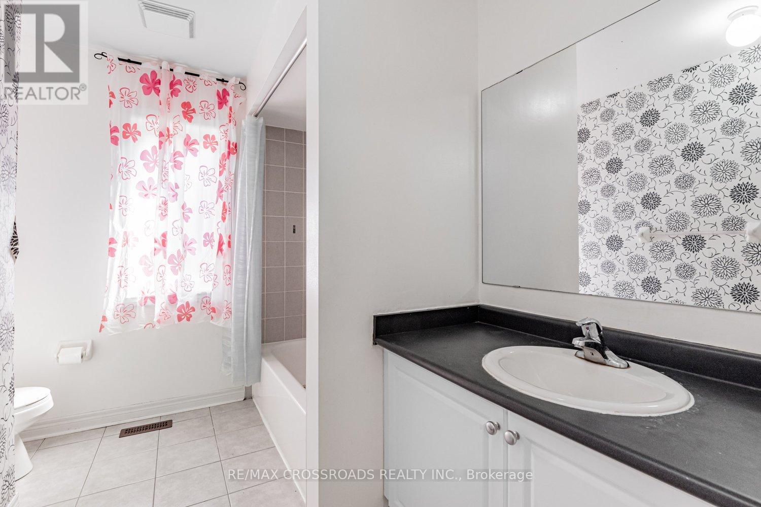 81 Lahore Crescent, Markham, Ontario  L3S 0A6 - Photo 24 - N12426650