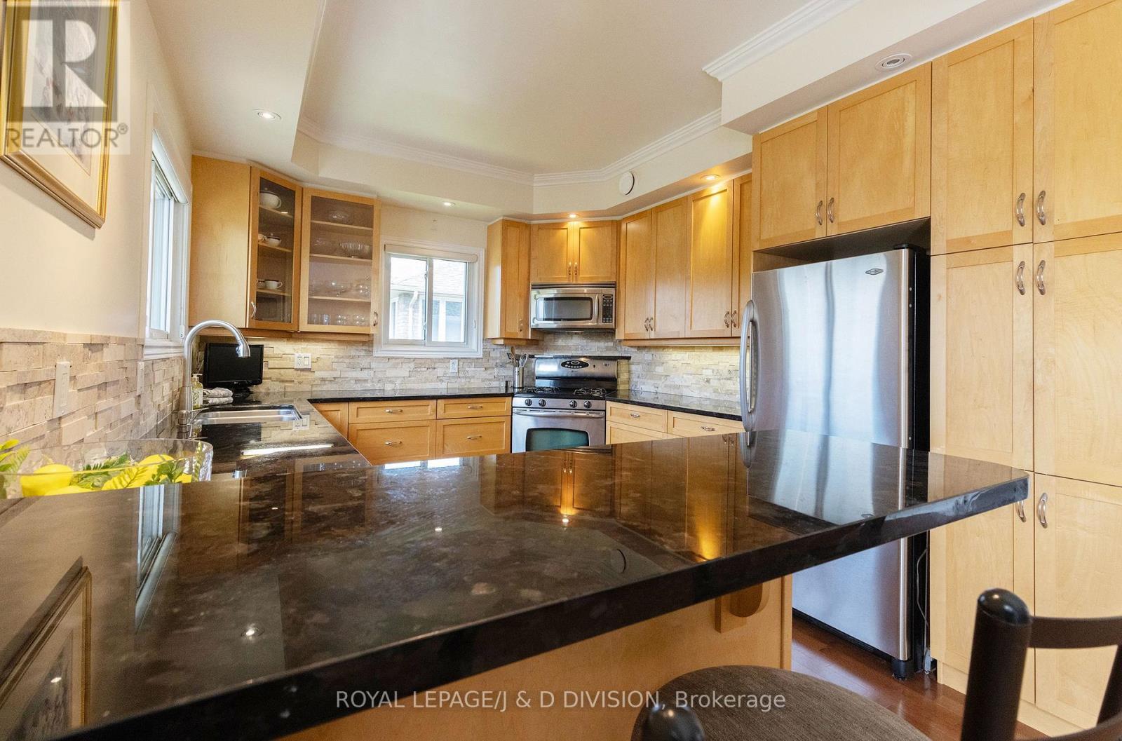 9 Victoria Avenue, Selwyn, Ontario  K0L 2H0 - Photo 14 - X12434436