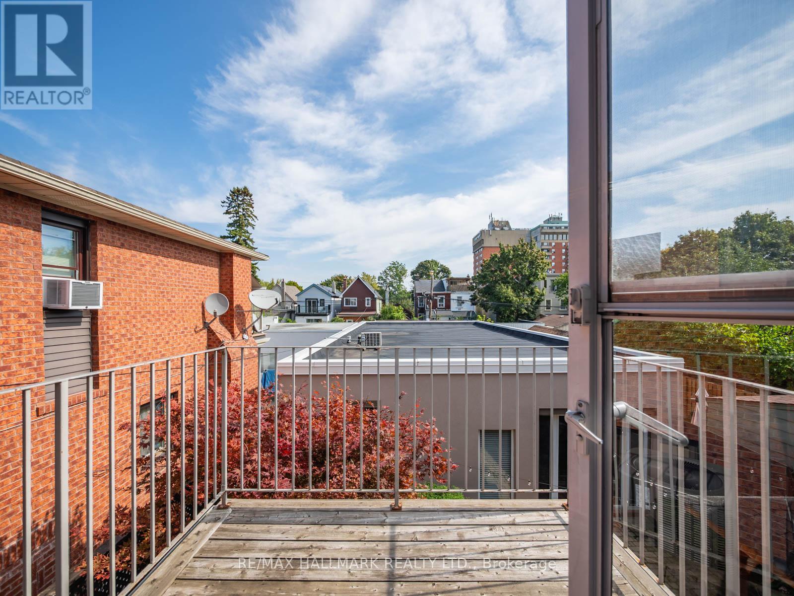 839 Carlaw Avenue, Toronto, Ontario  M4K 3L1 - Photo 18 - E12435237