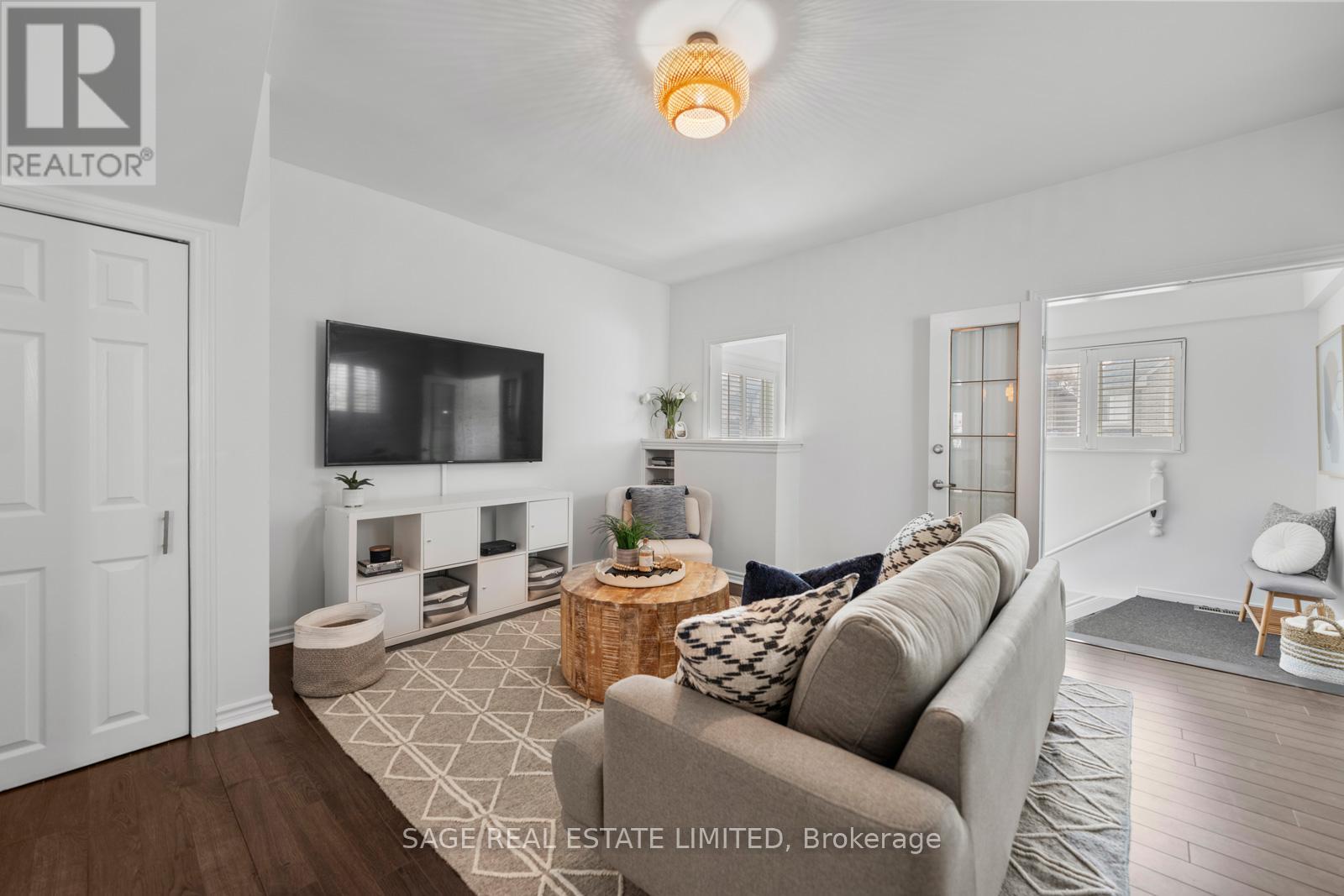 79 Pitt Avenue, Toronto (Clairlea-Birchmount), Ontario  M1L 2R5 - Photo 4 - E12435257