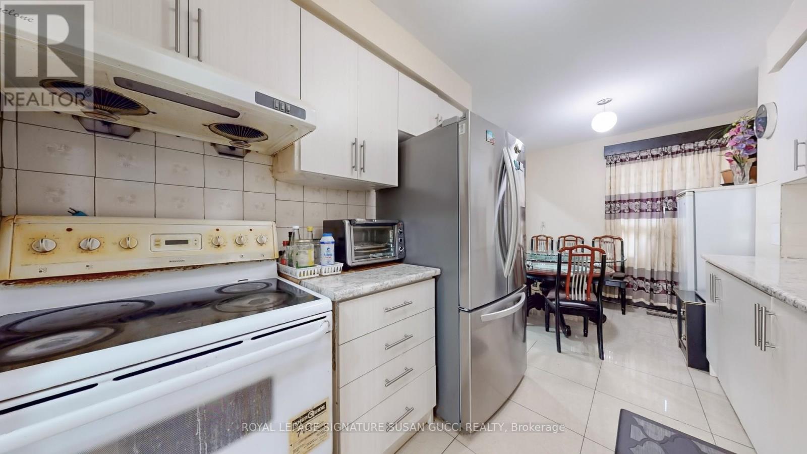 46 Albion Avenue, Toronto, Ontario  M1L 1J6 - Photo 9 - E12435304