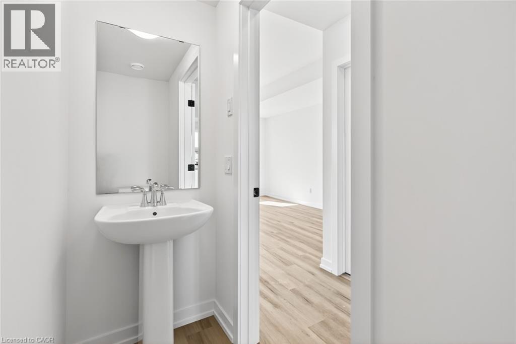 70 Kenesky Drive Unit# 36, Waterdown, Ontario  L0R 2H7 - Photo 10 - 40775015