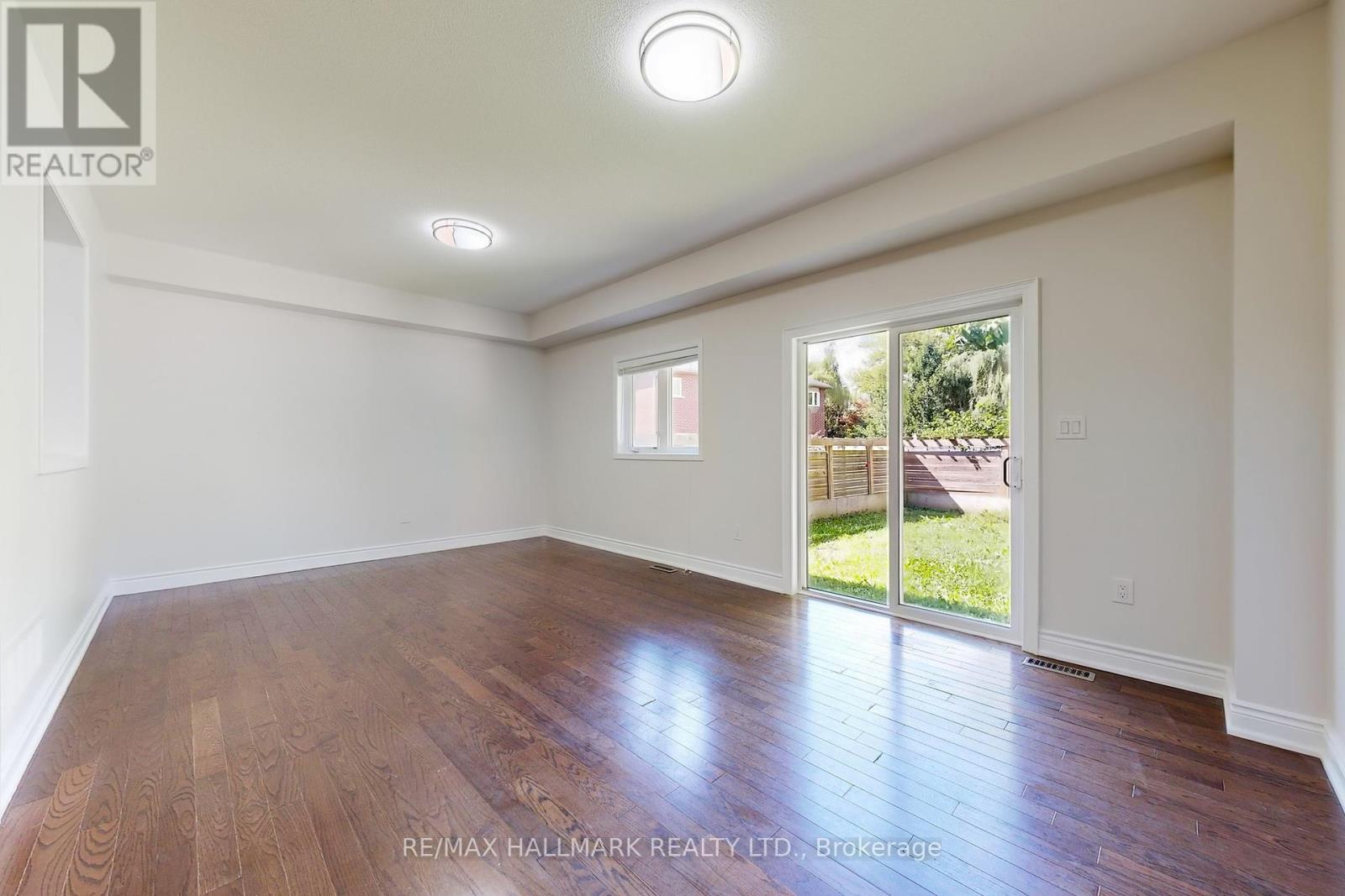 138 Olde Bayview Avenue, Richmond Hill, Ontario  L4E 3C7 - Photo 13 - N12435254
