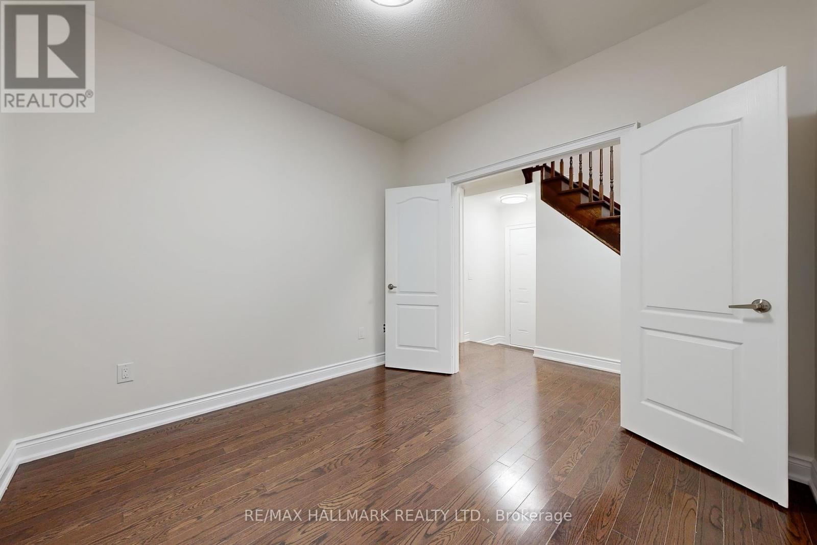 138 Olde Bayview Avenue, Richmond Hill, Ontario  L4E 3C7 - Photo 17 - N12435254