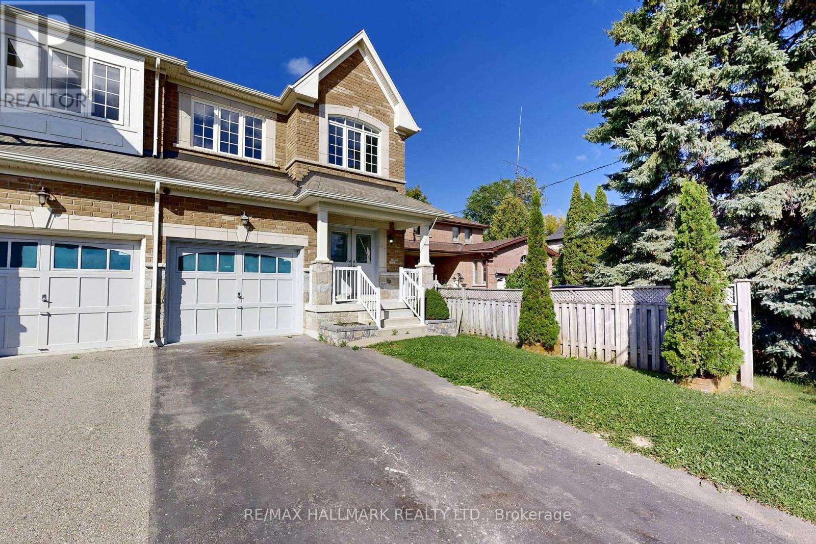 138 Olde Bayview Avenue, Richmond Hill, Ontario  L4E 3C7 - Photo 2 - N12435254