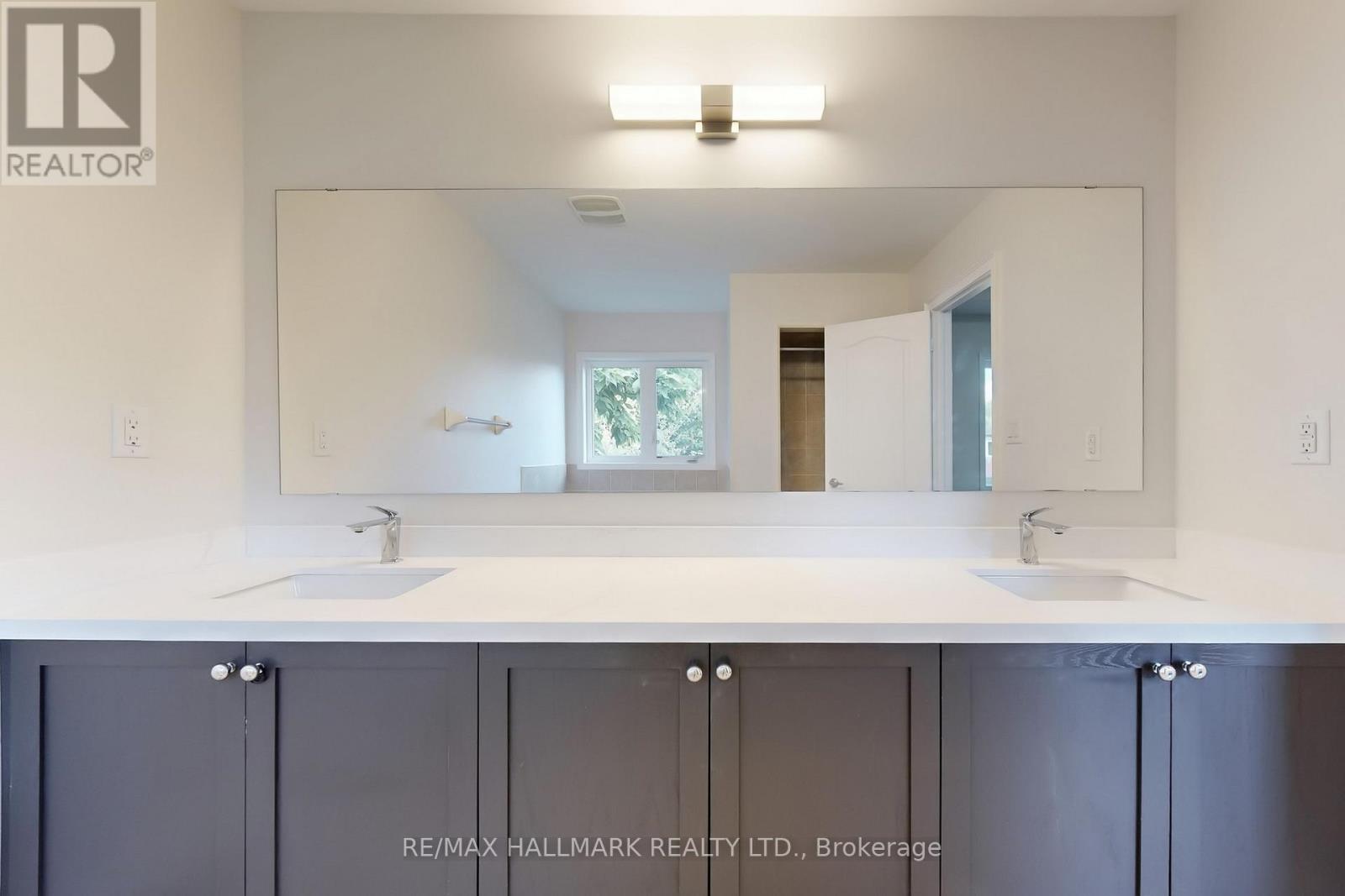 138 Olde Bayview Avenue, Richmond Hill, Ontario  L4E 3C7 - Photo 22 - N12435254